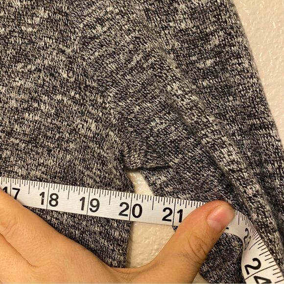 Old Navy Long puff sleeve crew neck thin Knit puff Heathered gray top -M - Picture 8 of 8